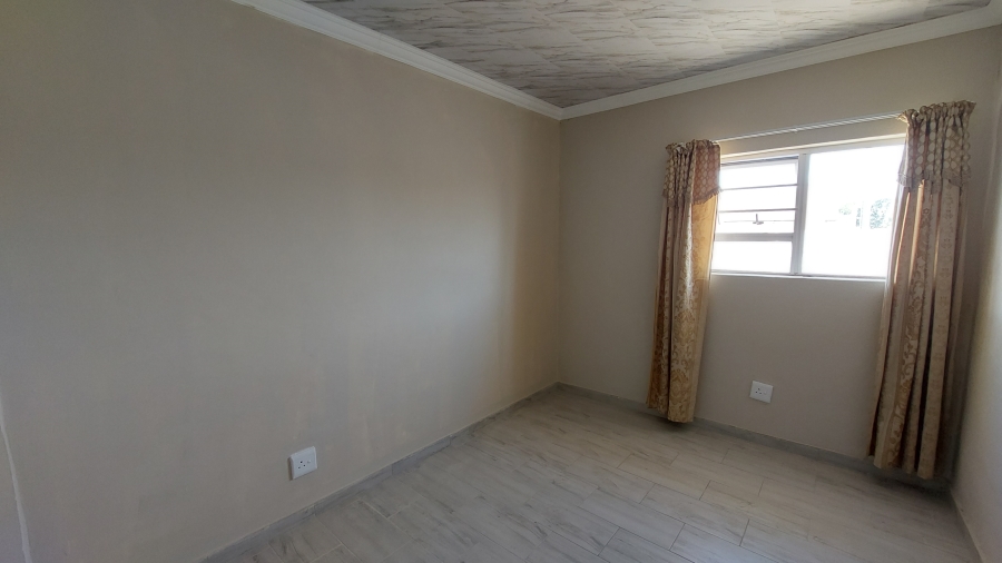 5 Bedroom Property for Sale in Ravensmead Western Cape
